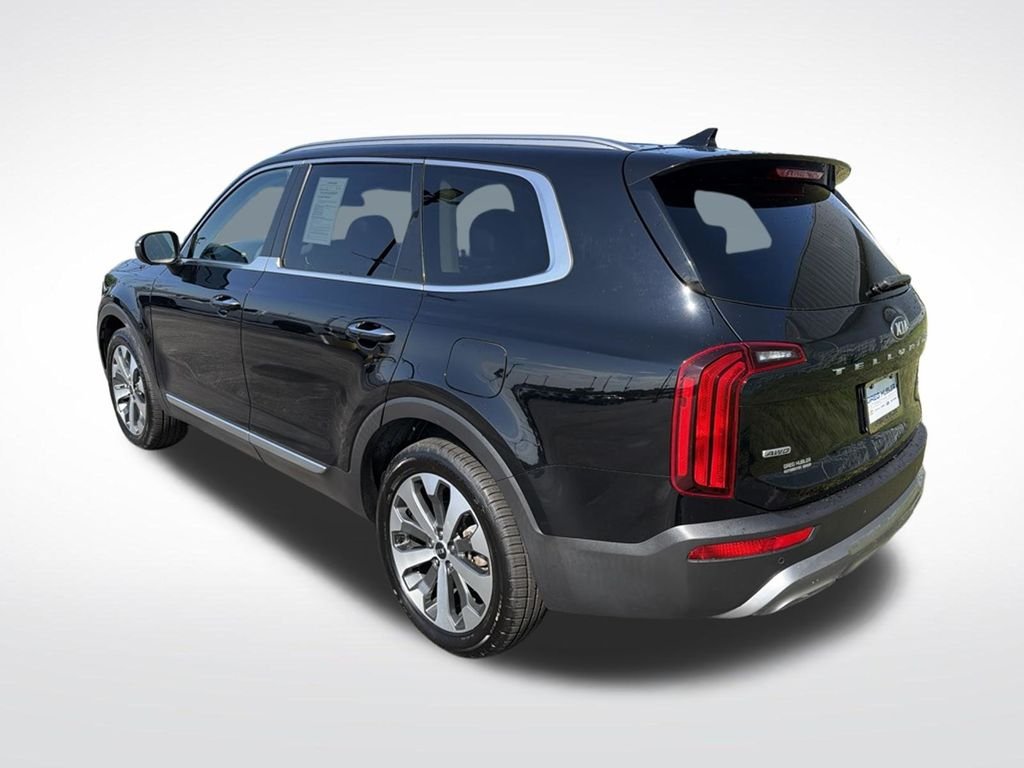 Used 2020 Black Kia S image 8