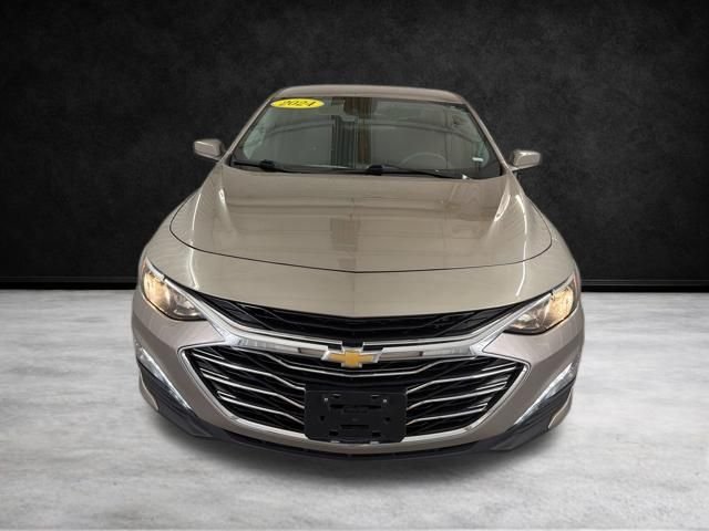 Used 2024 Mineral Gray Metallic Chevrolet LT image 3