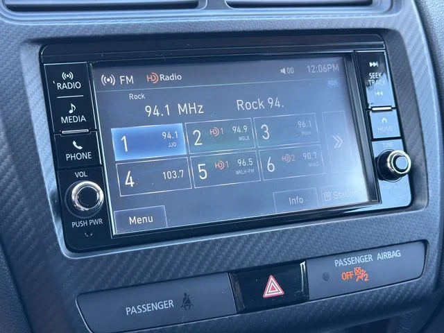 Used 2018 Gray Mitsubishi  image 18