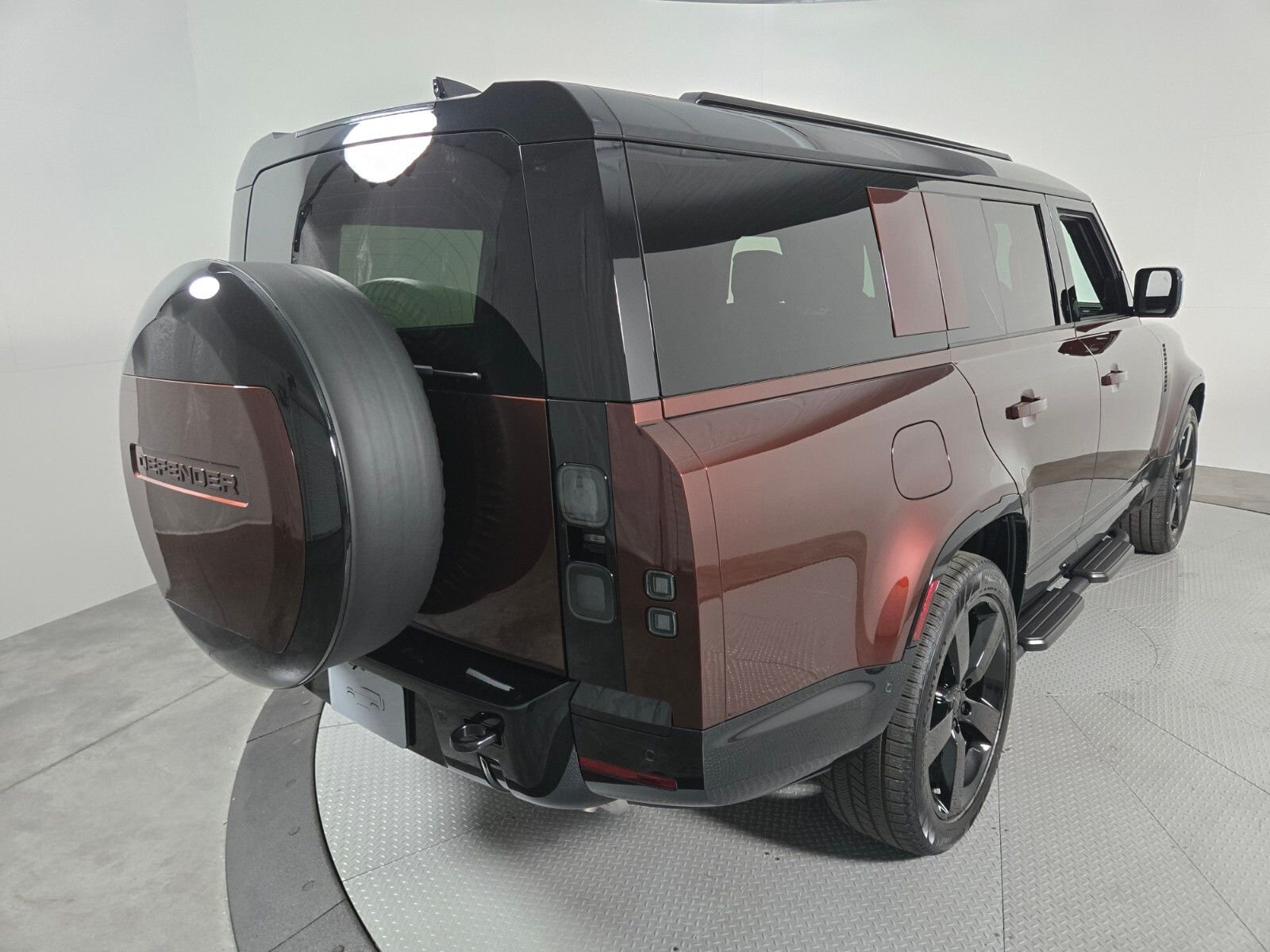 New 2026 Sedona Red Land Rover X-Dynamic SE image 2