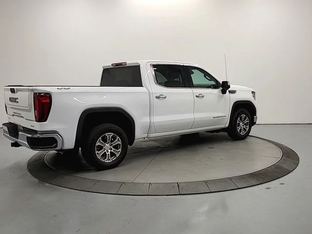 Used 2025 White GMC SLT image 8