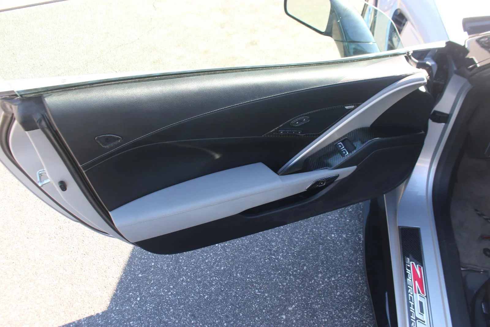 Used 2019 BLADE SILVER METALLIC Chevrolet Z06 2LZ image 12