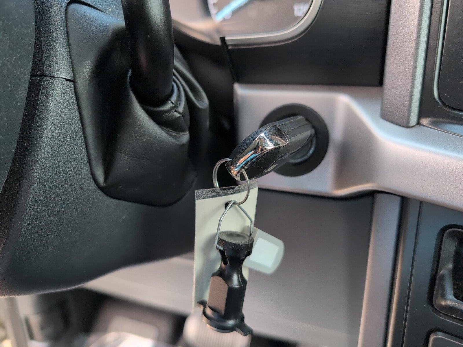 Used 2023 Iconic Silver Ford XLT image 19