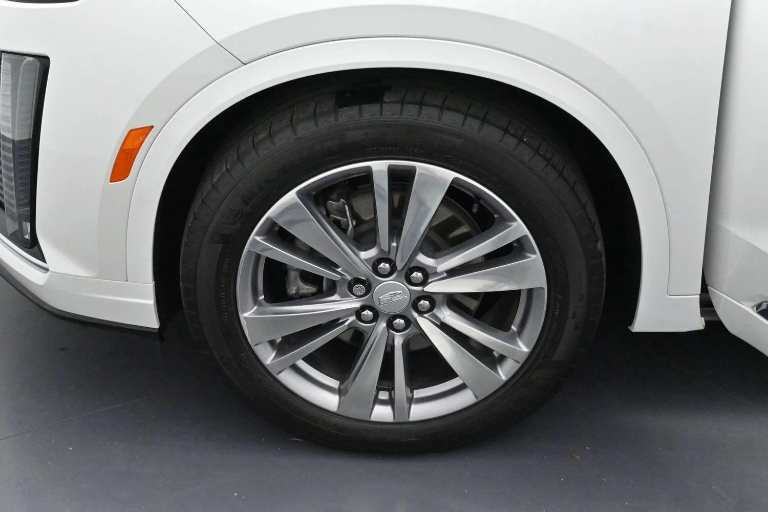 Used 2024 Crystal White Tricoat Cadillac Premium Luxury image 26