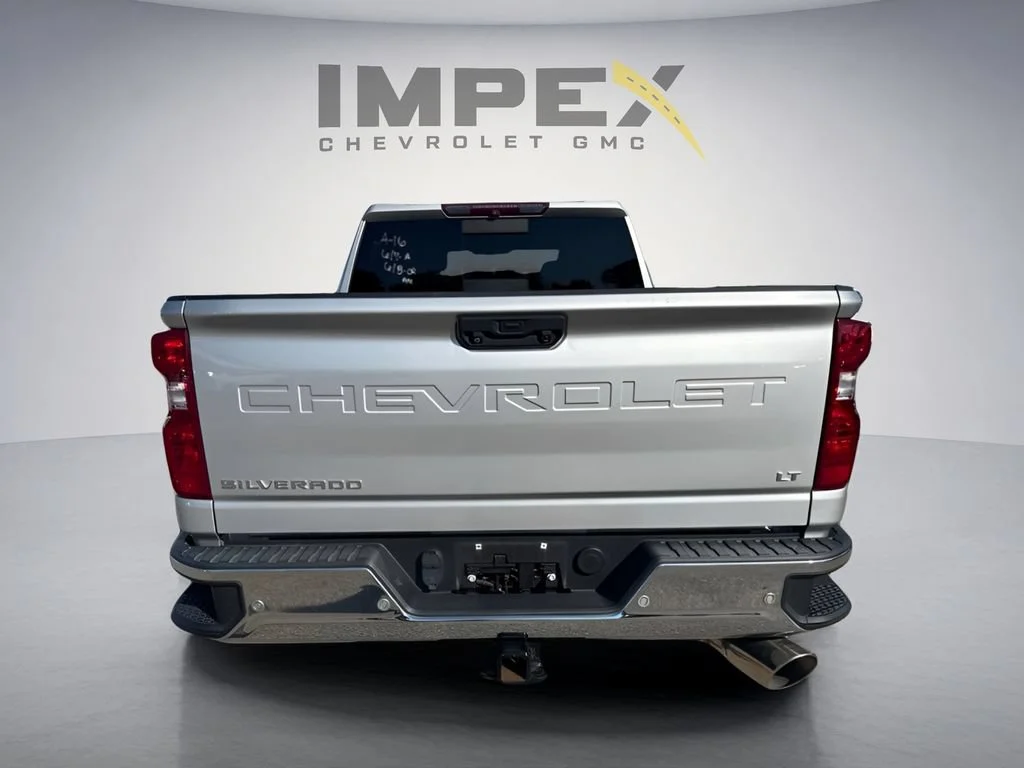 Used 2023 Silver Ice Metallic Chevrolet LT image 4