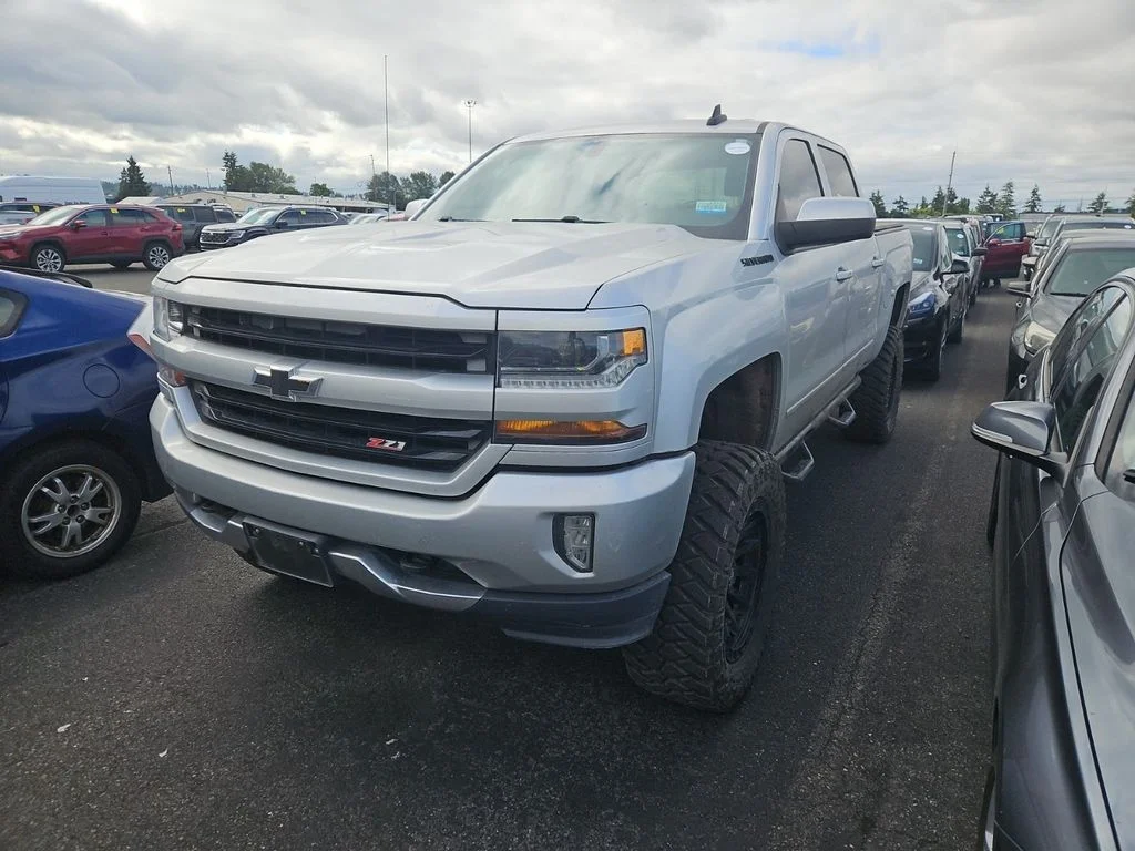 Used 2017 Silver Chevrolet LT image 4