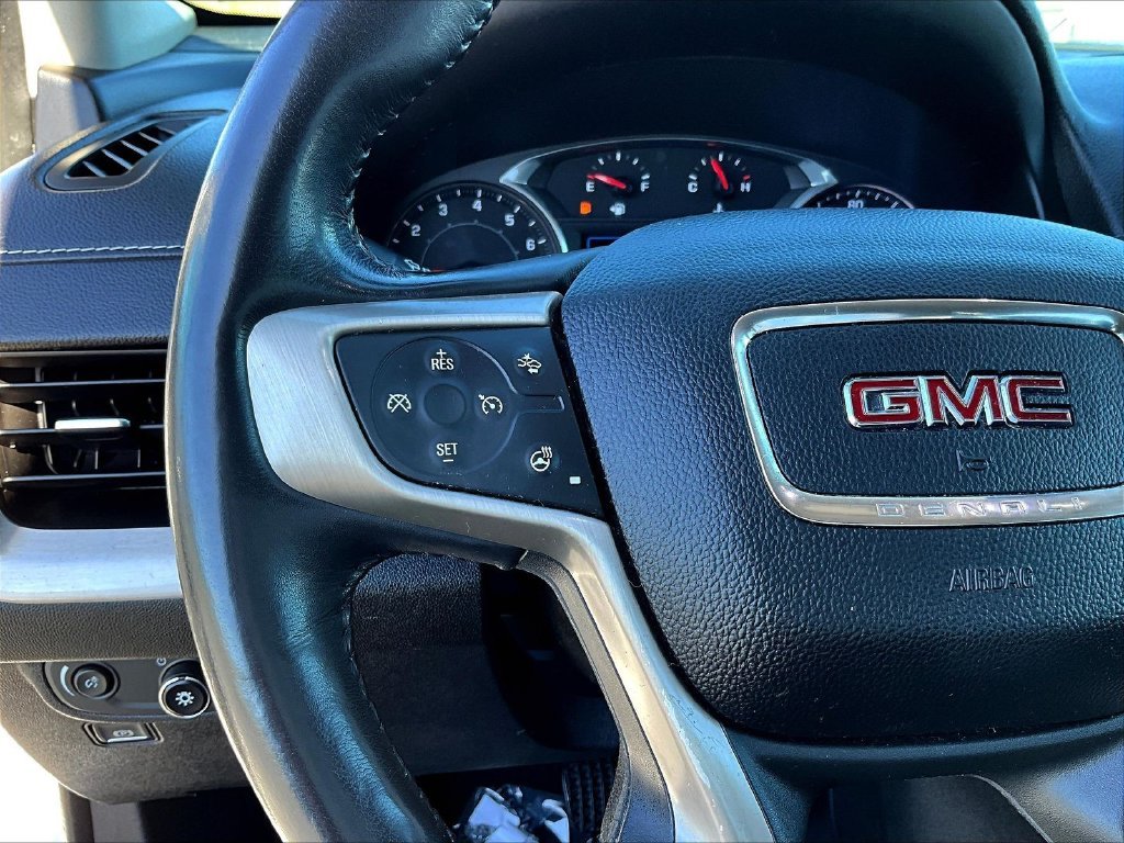 Used 2018 White GMC Denali image 12
