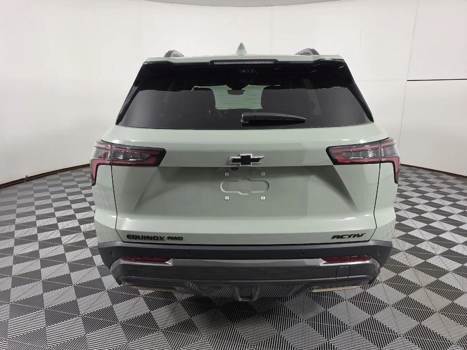 Used 2025 Cacti Green Chevrolet AWD ACTIV image 10