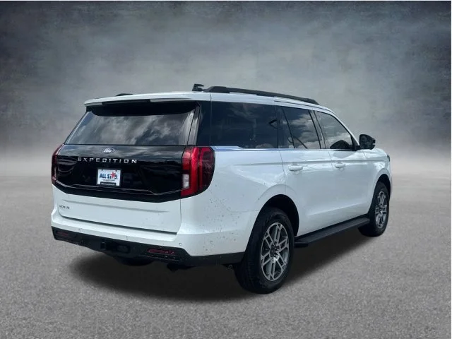 New 2026 Star White Metallic Tri-Coat Ford Active image 9