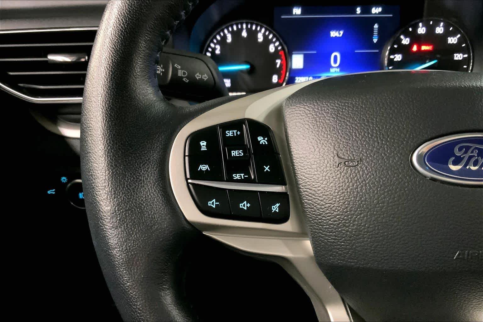 Used 2023 Star White Metallic Tri-Coat Ford XLT image 24