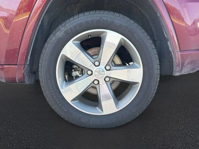 Used 2016 Red Jeep Overland image 9