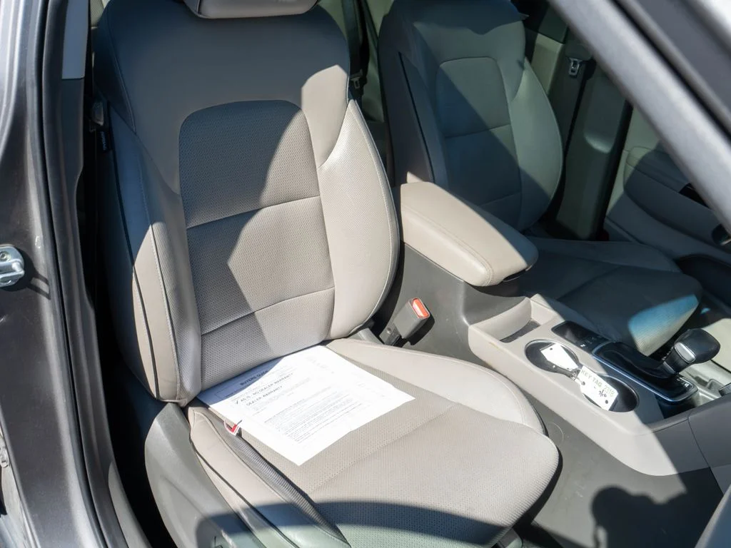 Used 2018 Silver Kia EX image 9