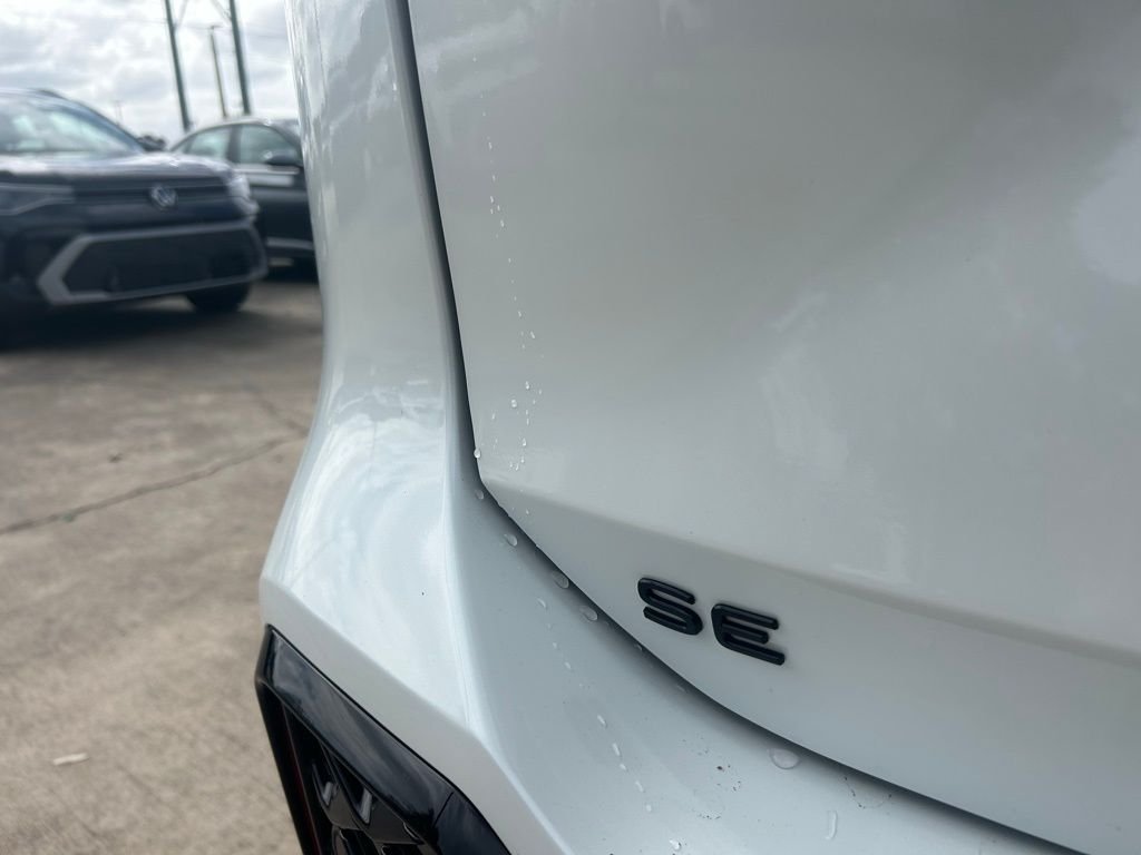 New 2026 White/off-white Volkswagen 2.0T SE R-Line Black image 29