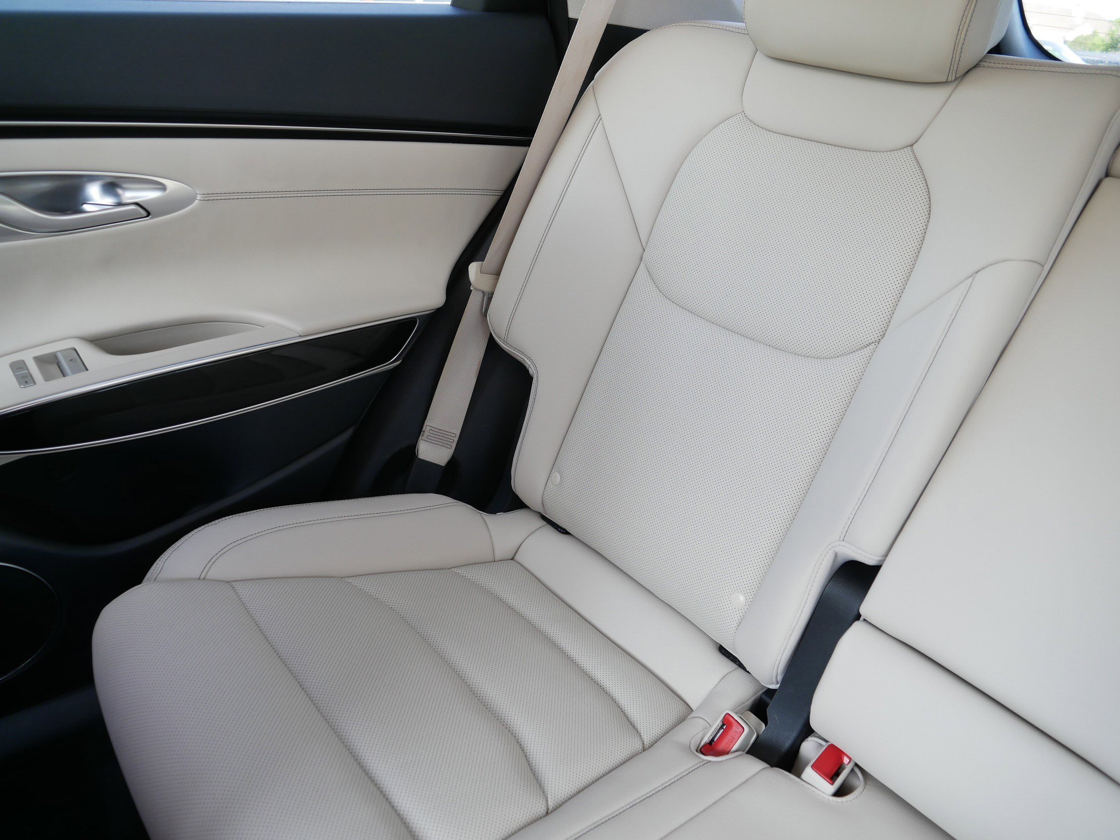 2022 GENESIS GV70 Standard - Photo 12