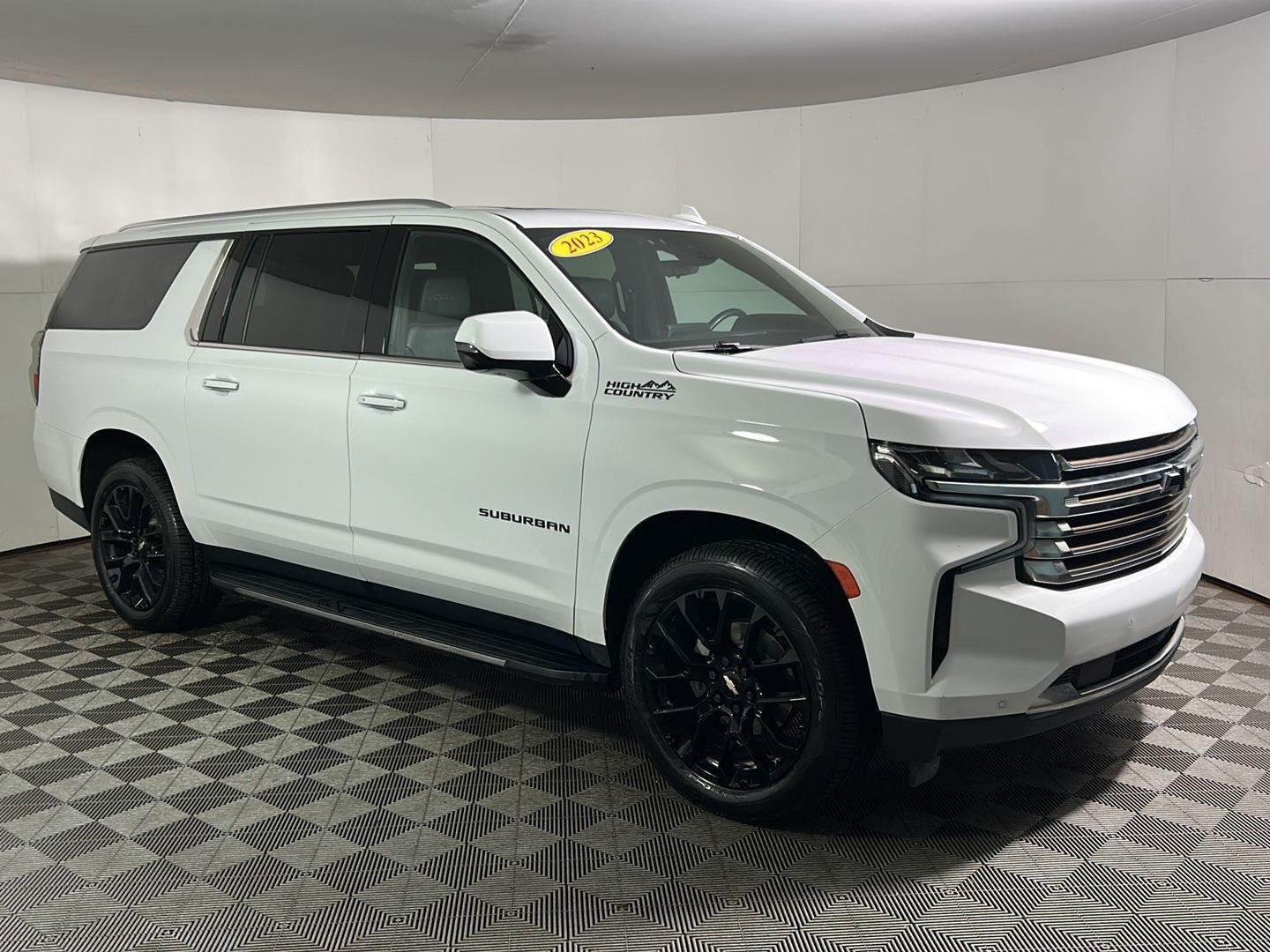 Used 2023 Summit White Chevrolet High Country image 5