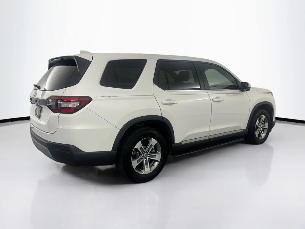 Used 2025  Honda EX-L image 5