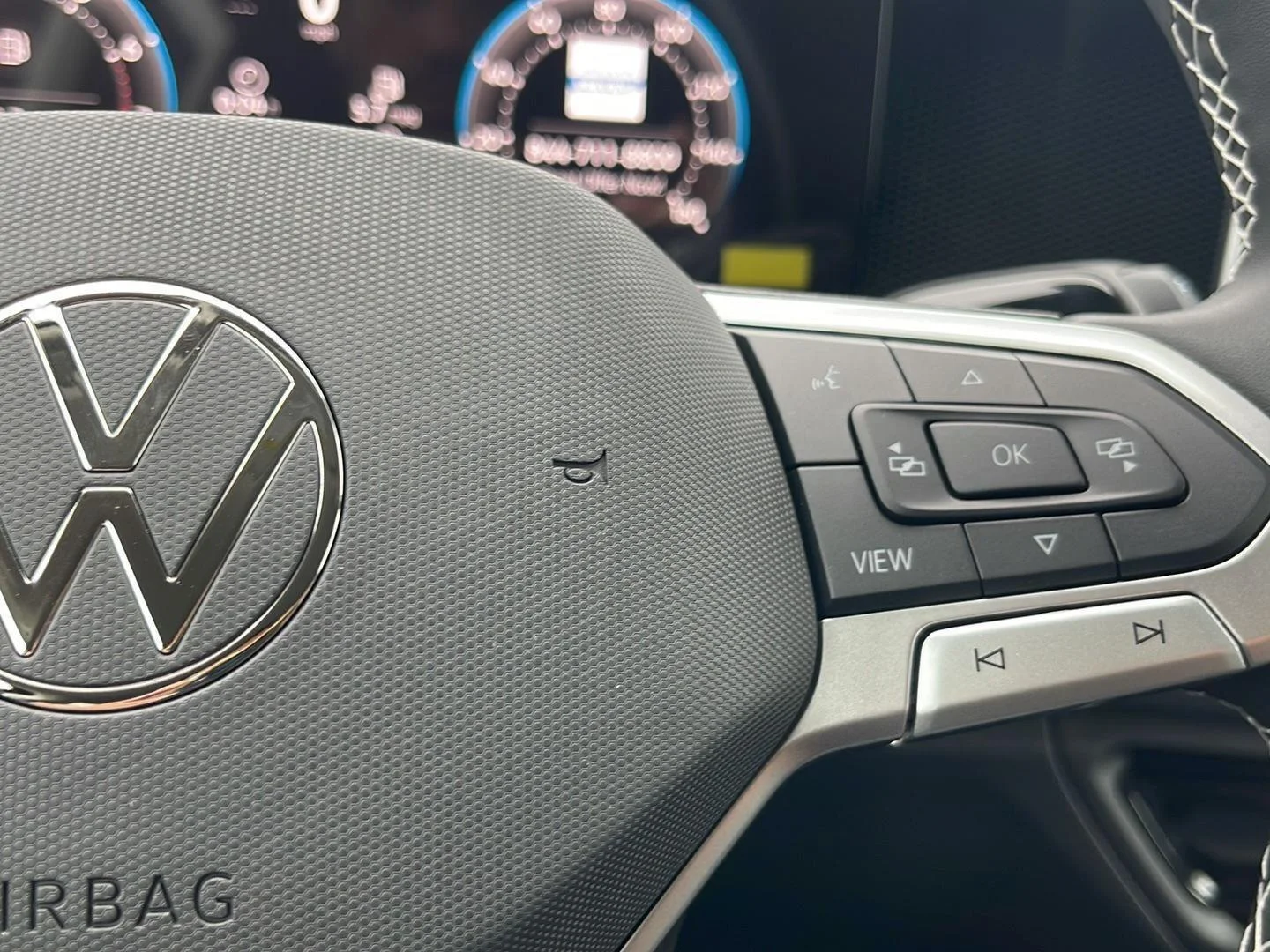 New 2026 Platinum Gray Metallic Volkswagen SE image 24