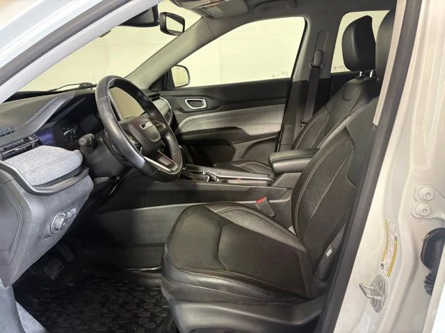 Certified Used 2022 White Jeep Latitude Lux image 22