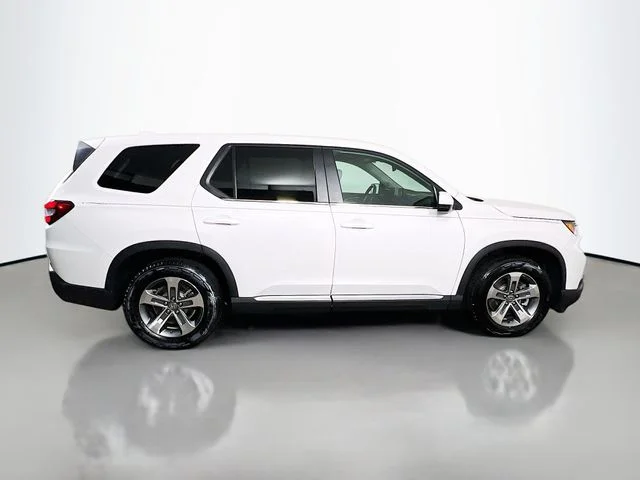 Certified Used 2025 Platinum White Pearl Honda EX-L+ image 10