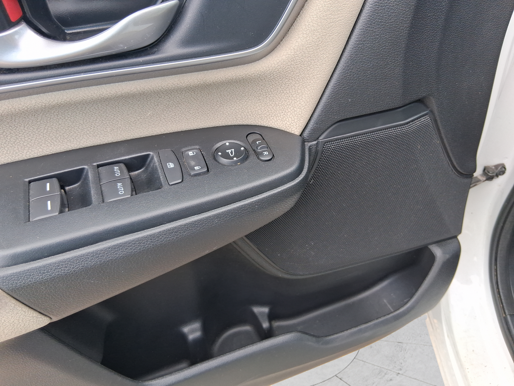 Used 2021  Honda EX image 31