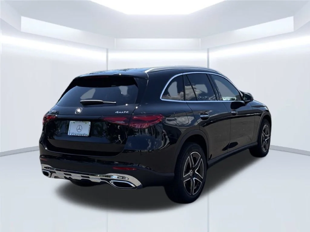 New 2027 Obsidian Black Metallic Mercedes-Benz GLC 300 image 8