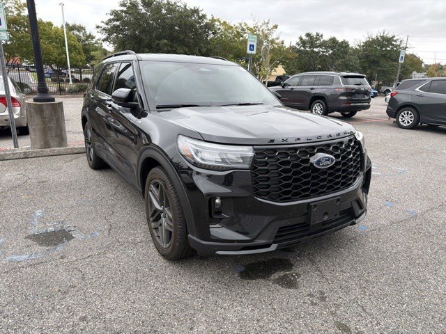 Certified Used 2025 Black Metallic Ford ST-Line image 24