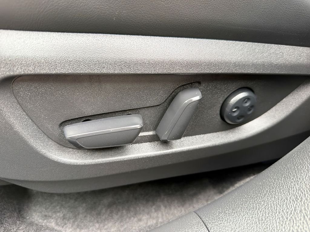 Used 2023 Gray INFINITI SENSORY image 14