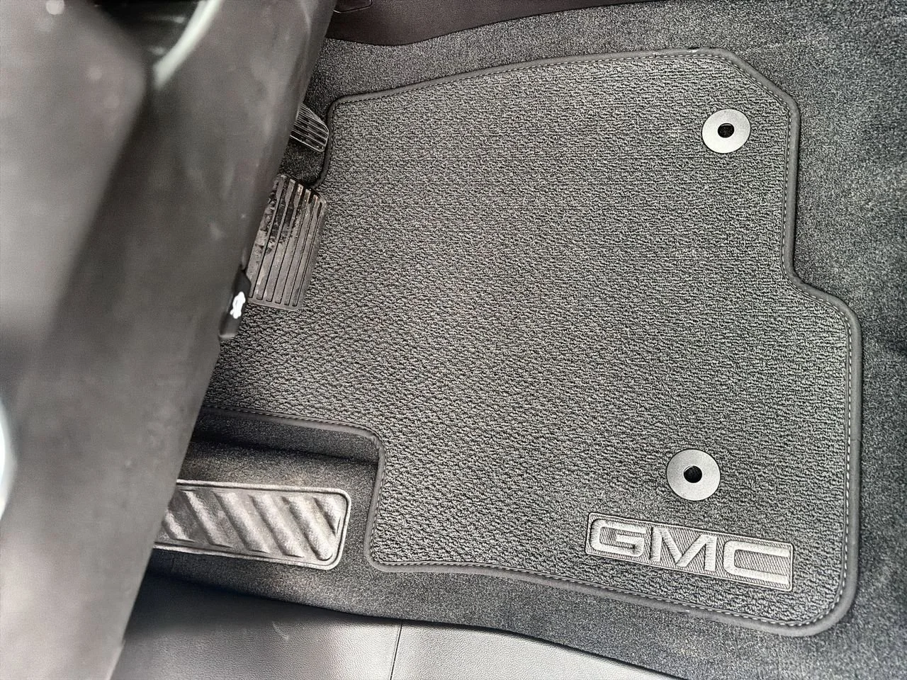 New 2026 Sterling Metallic GMC Denali image 30