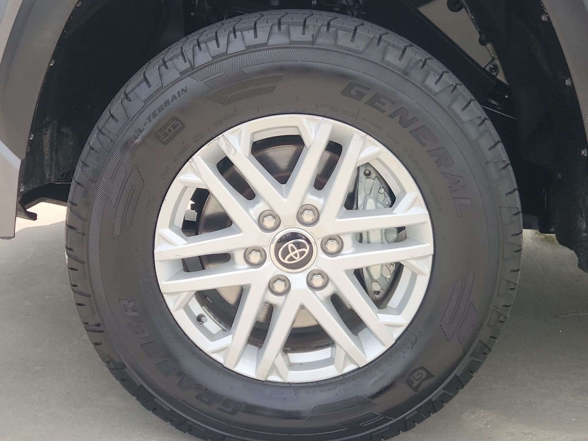 Used 2022 Magnetic Gray Metallic Toyota SR5 image 12