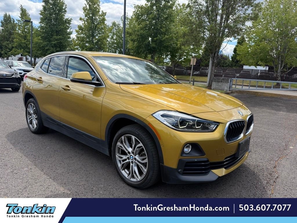 Used 2018 Galvanic Gold Metallic BMW xDrive28i image 1