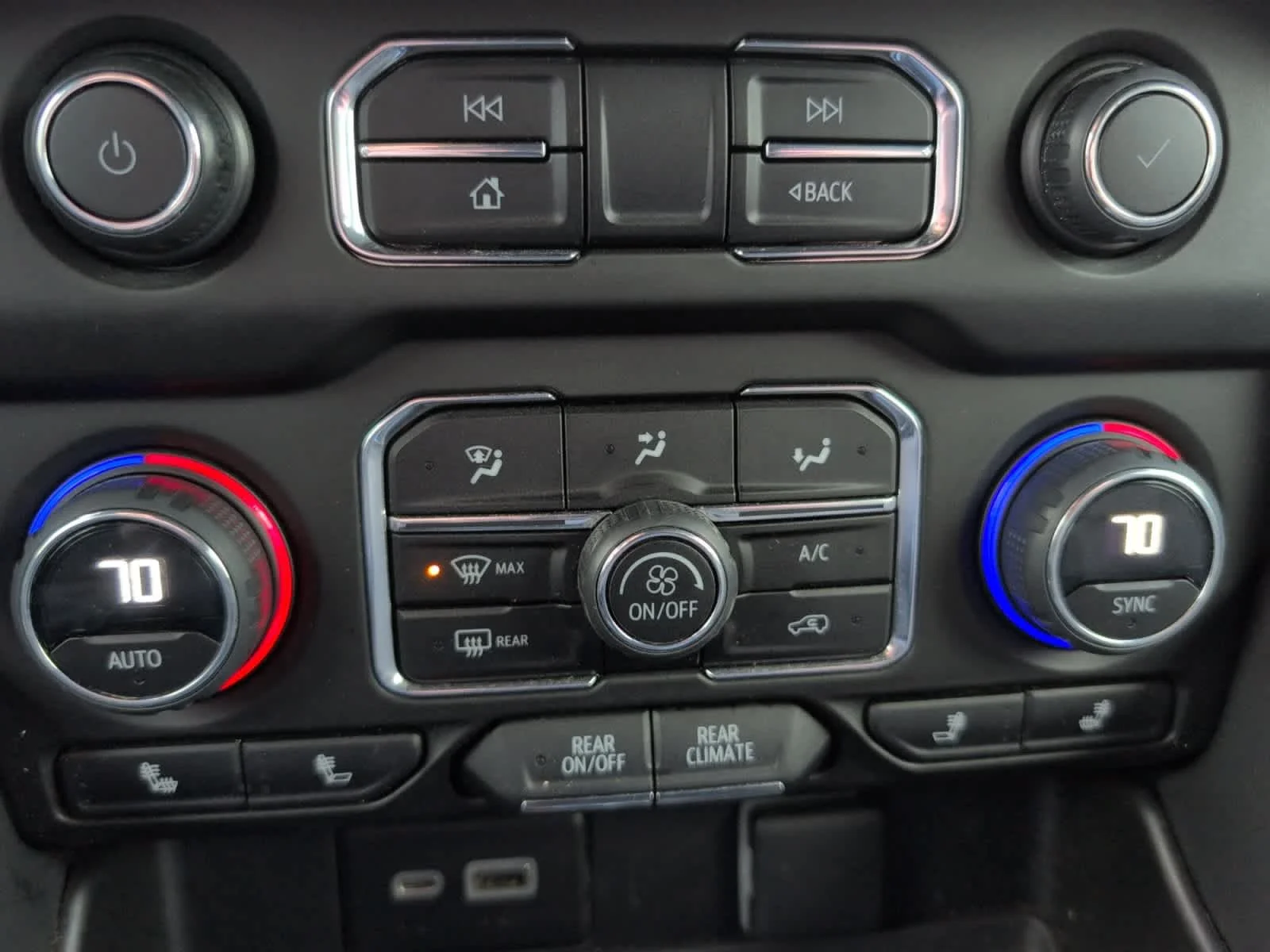 Used 2023 Black Chevrolet Z71 image 30