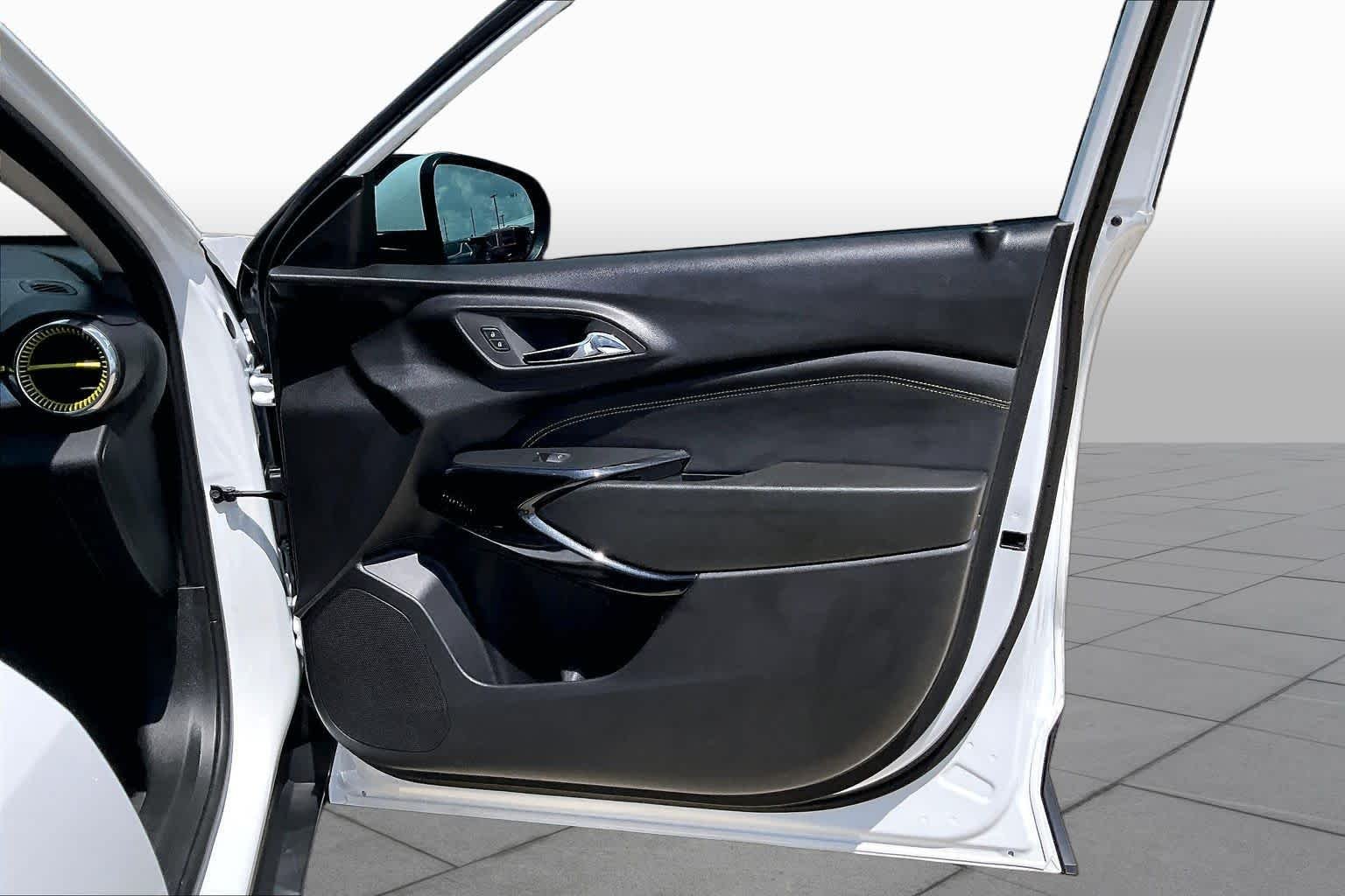 Used 2026 Summit White Chevrolet LT image 22