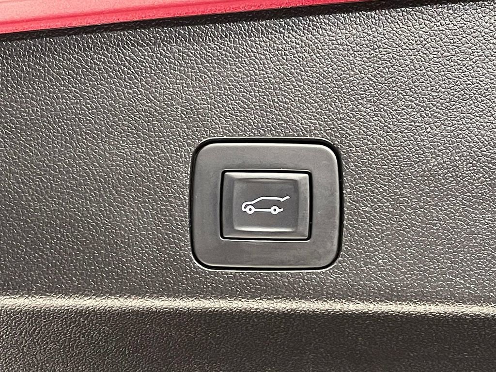 Used 2023 Cinnabar Metallic Buick Select image 13