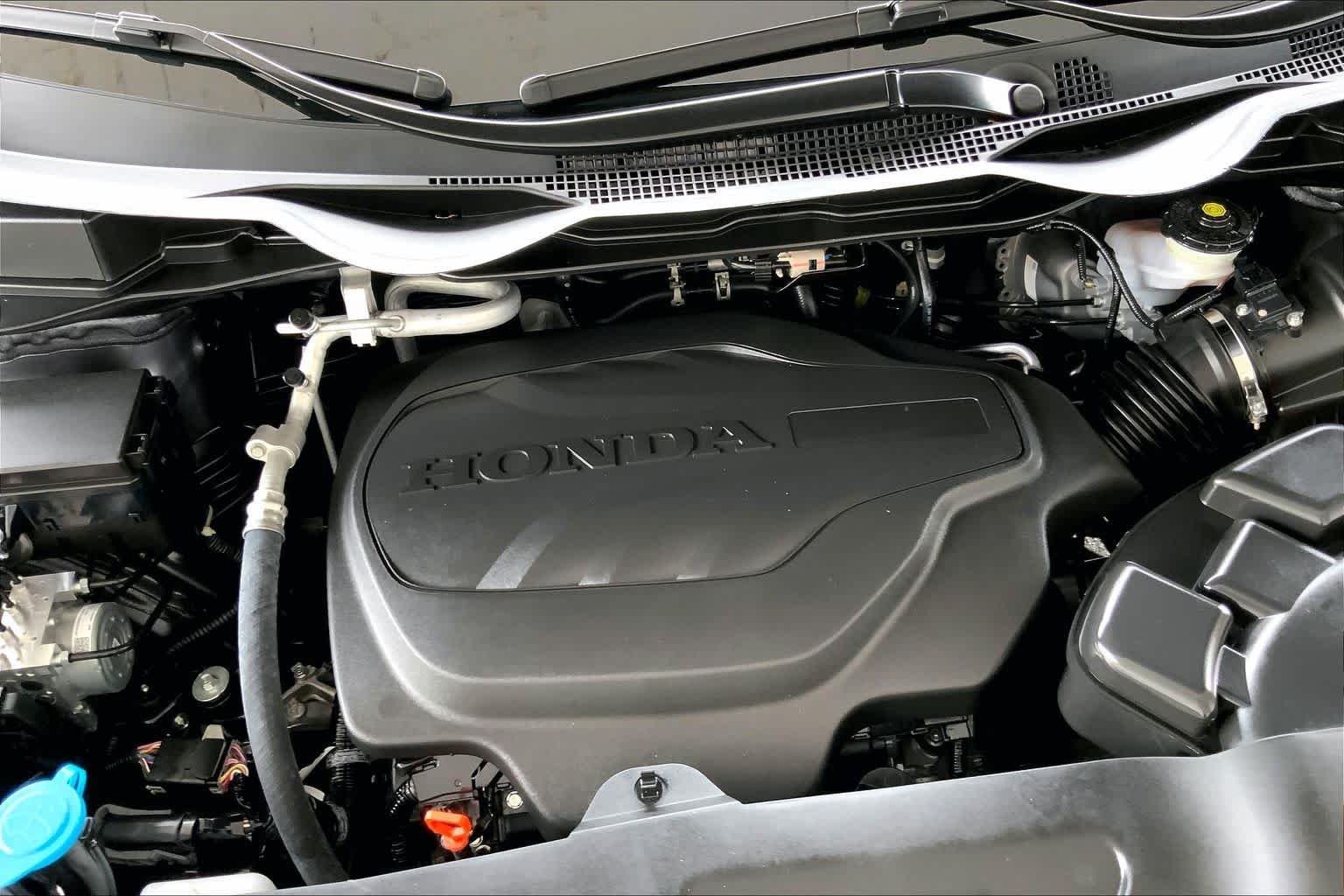Used 2025 Modern Steel Metallic Honda Touring image 31