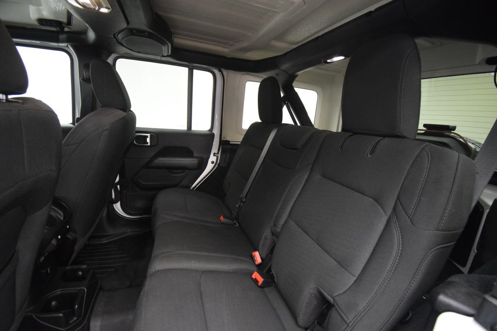 Used 2023 White Jeep Sahara image 17