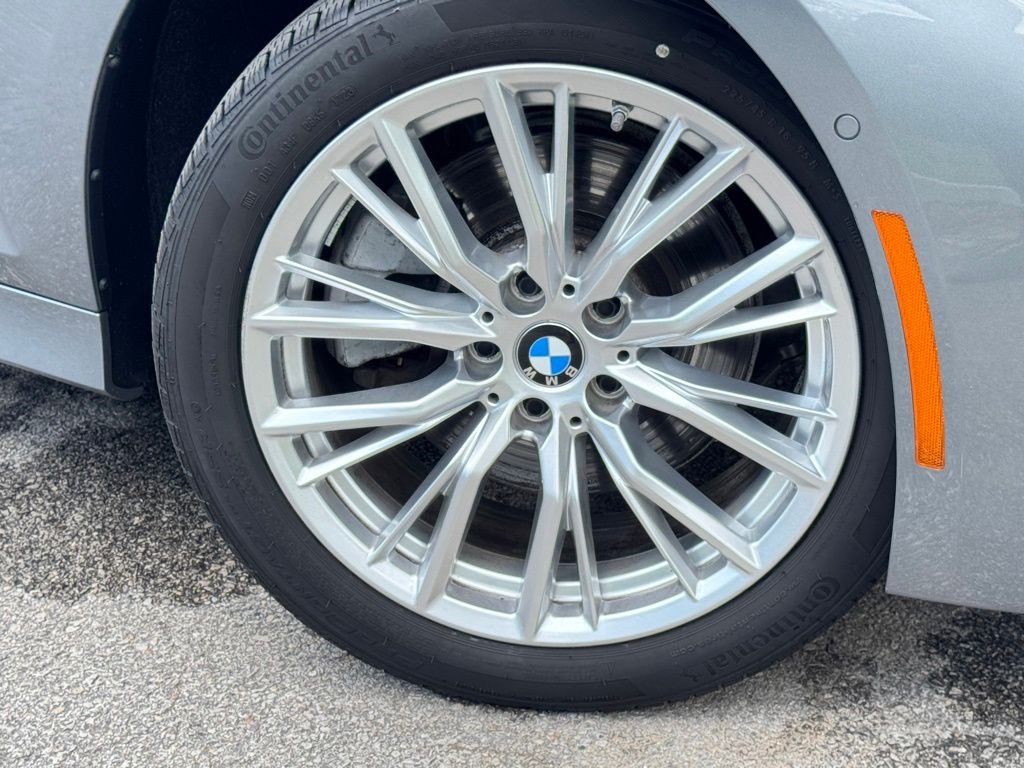 Used 2024 Gray BMW 330i xDrive image 10