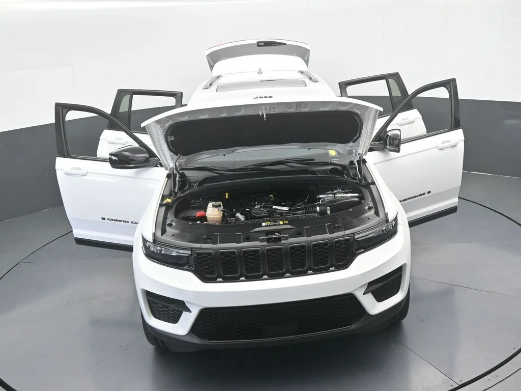 Used 2023 Bright White Clearcoat Jeep Altitude X image 70