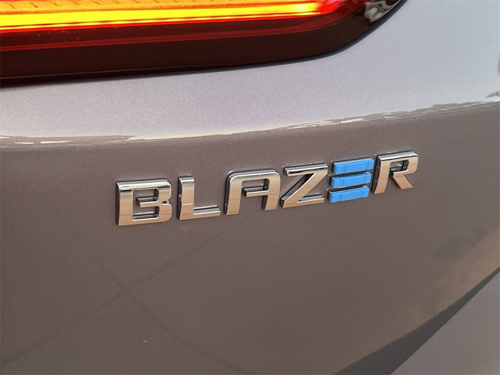 New 2026 Galaxy Gray Metallic Chevrolet LT image 30