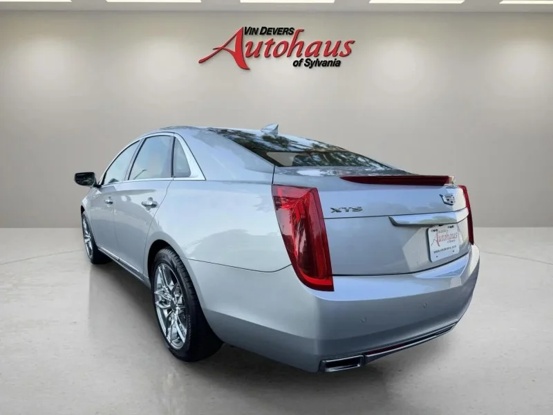 Used 2017 Silver Cadillac Luxury image 5