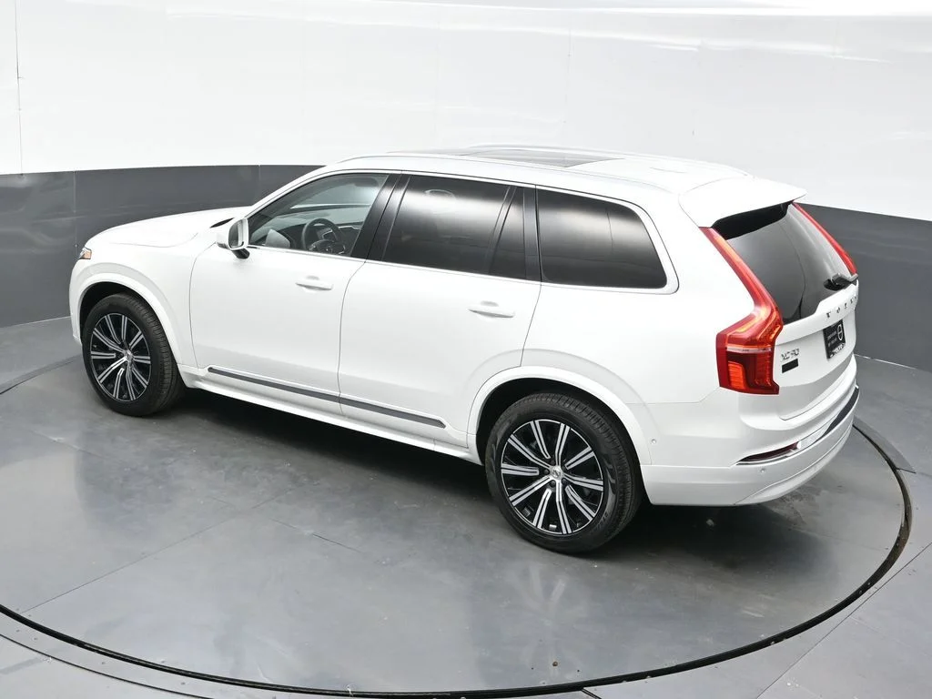 Certified Used 2023 Crystal White Volvo Plus image 41