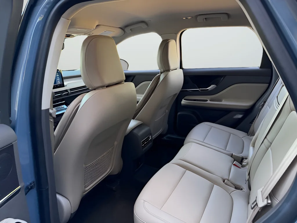 Used 2023 Blue Lincoln Standard image 23