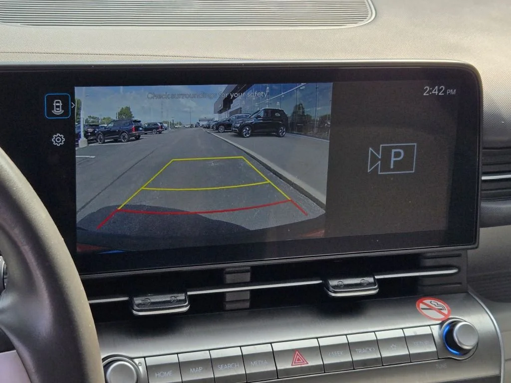 Used 2025 Orange Hyundai SEL image 24