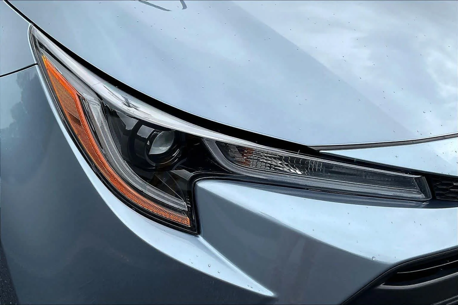Used 2024 Celestite Toyota LE image 27