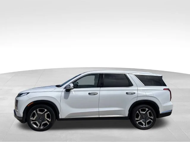 Used 2025 White Hyundai Limited image 6