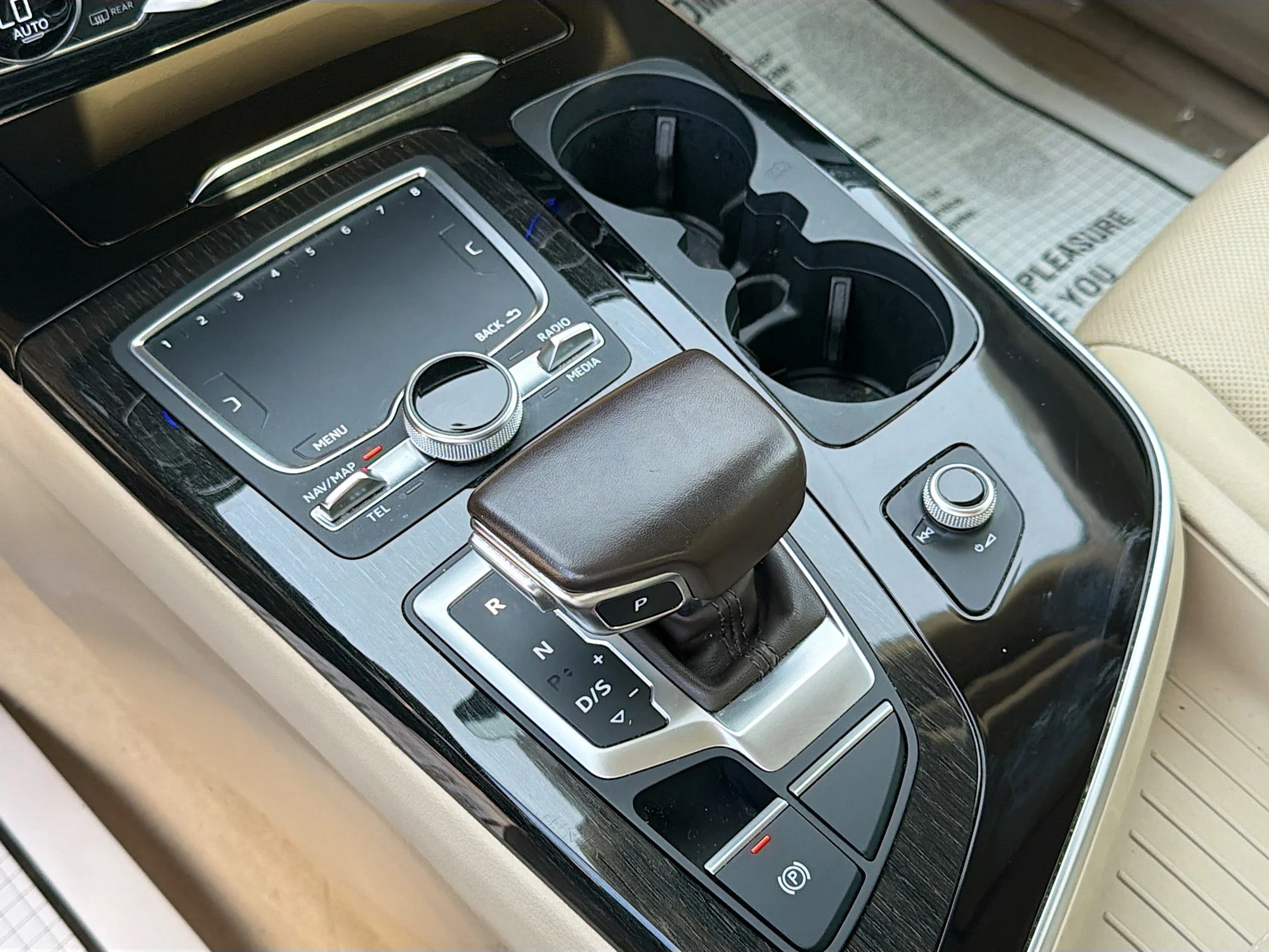 Used 2019 Glacier White Audi Premium Plus image 28