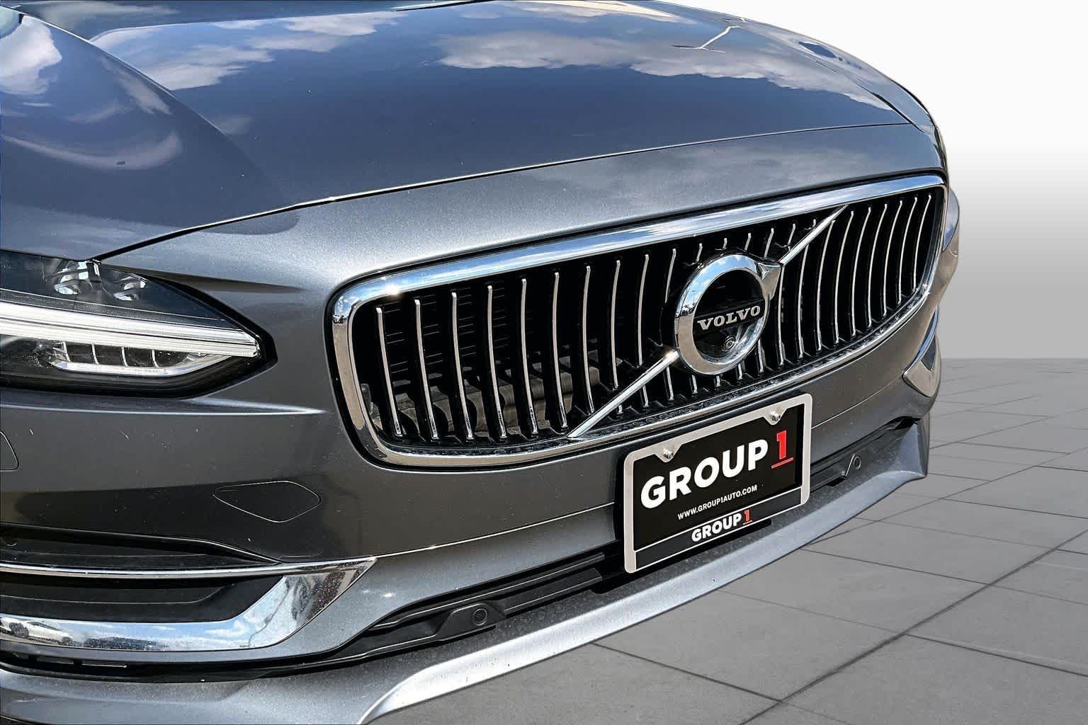 Used 2017 Osmium Grey Metallic Volvo Inscription image 28