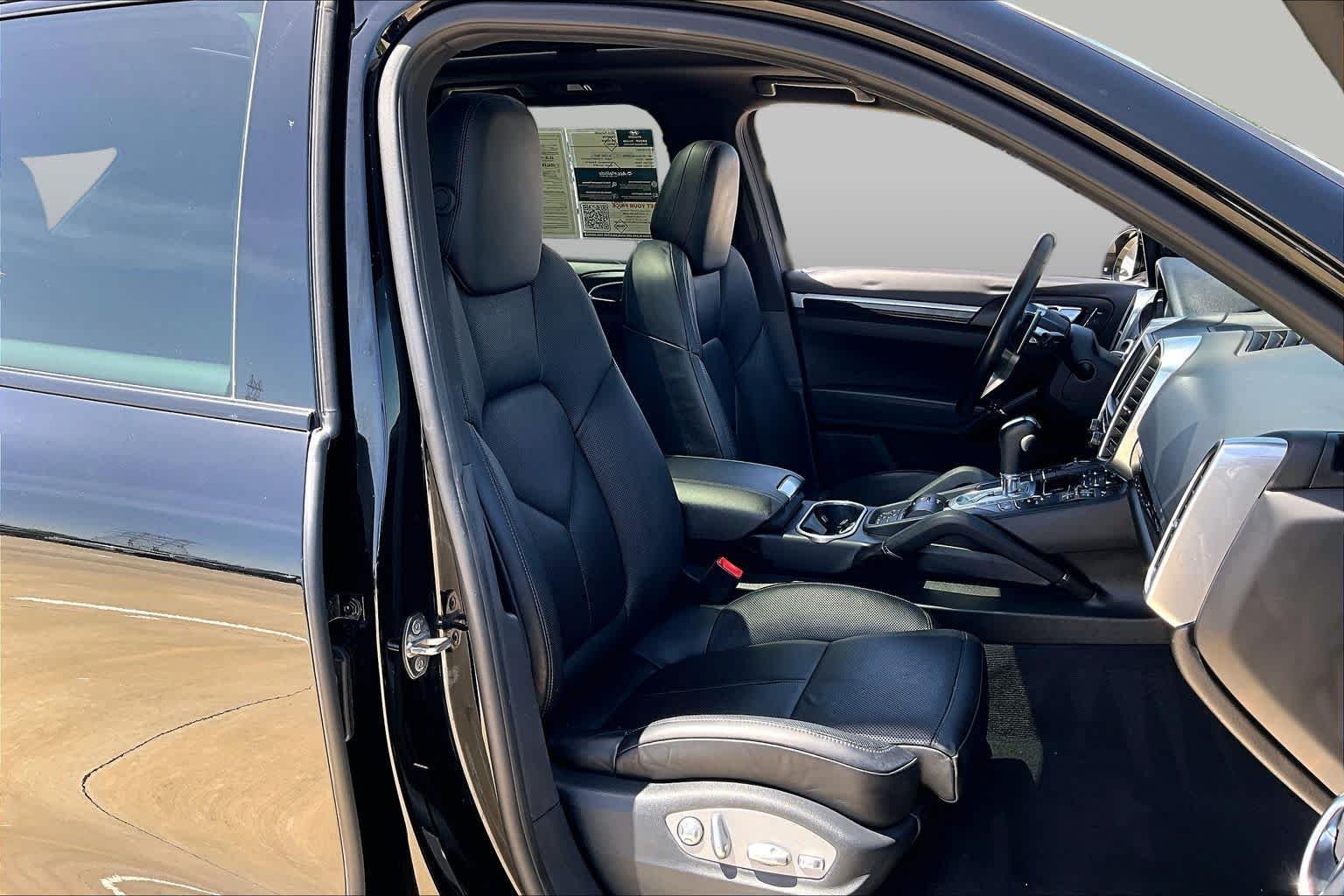 Used 2016 Black Porsche S E-Hybrid image 9