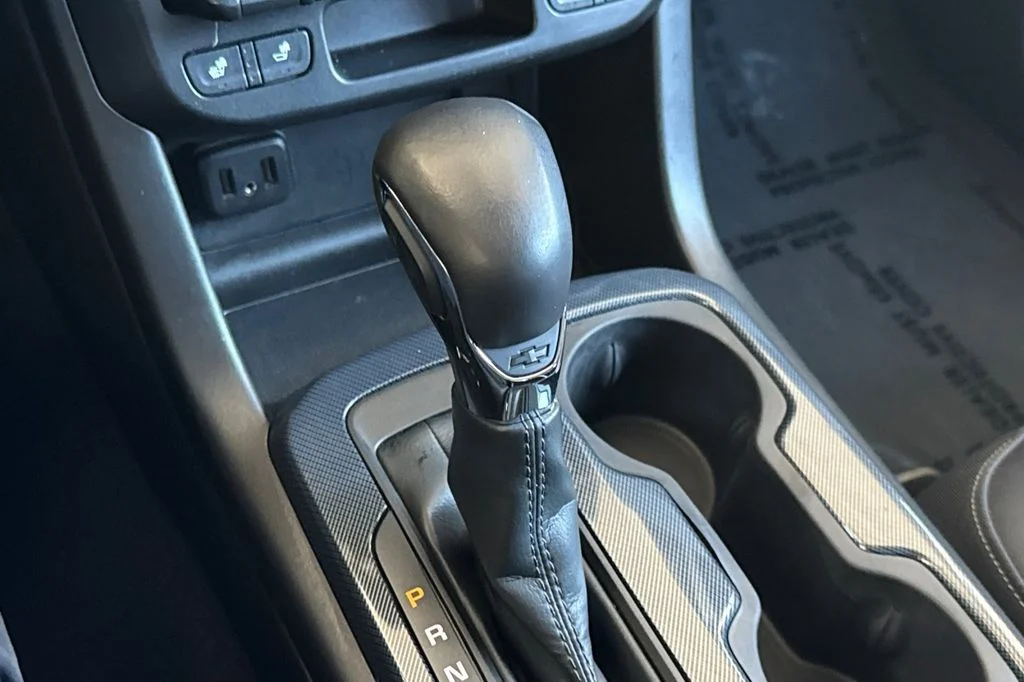 Used 2022 Black Chevrolet Z71 image 25