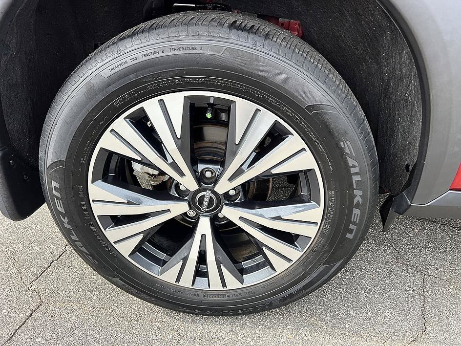 Used 2022 Scarlet Ember Tintcoat Nissan SV image 11