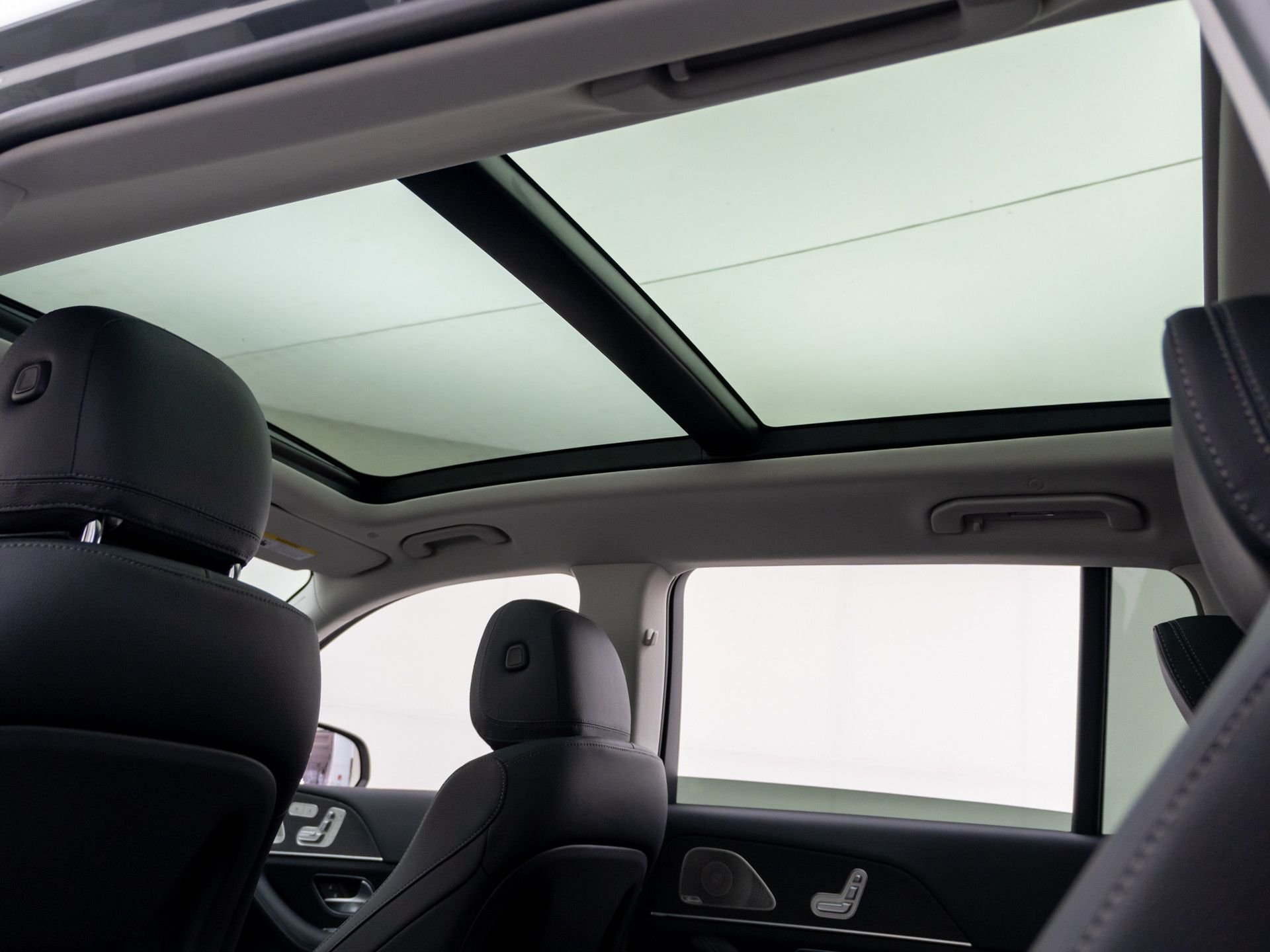 New 2026 Selenite Grey Metallic Mercedes-Benz GLS 450 image 20